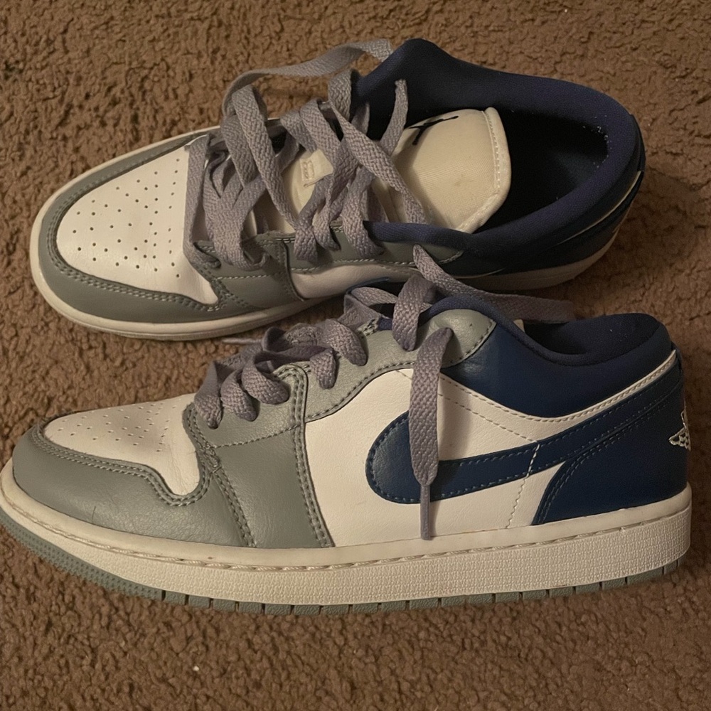 Jordan one low stealth French blue women’s 9
